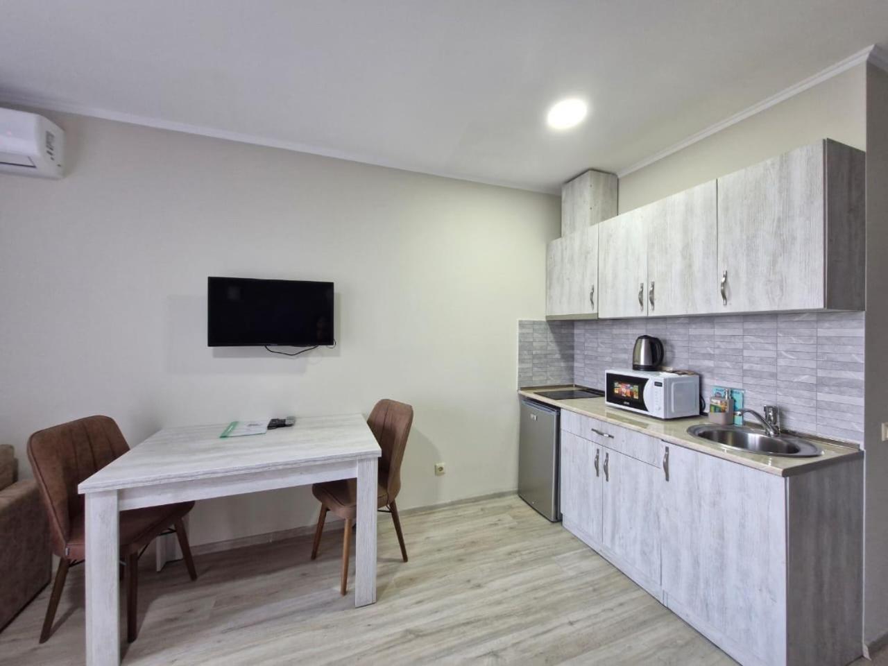 Liana Sea & Sky Suites 바투미 외부 사진